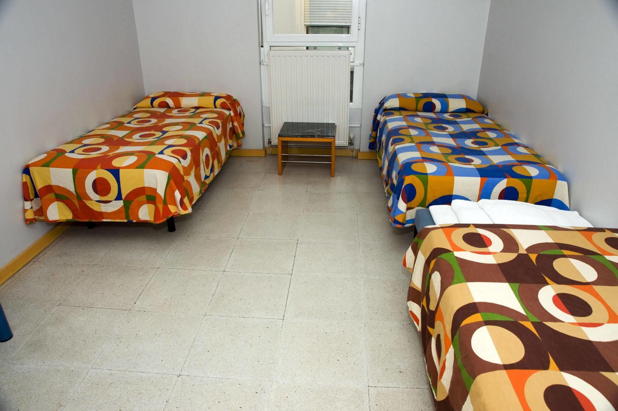 Hostal Welcome Madrid Exterior photo